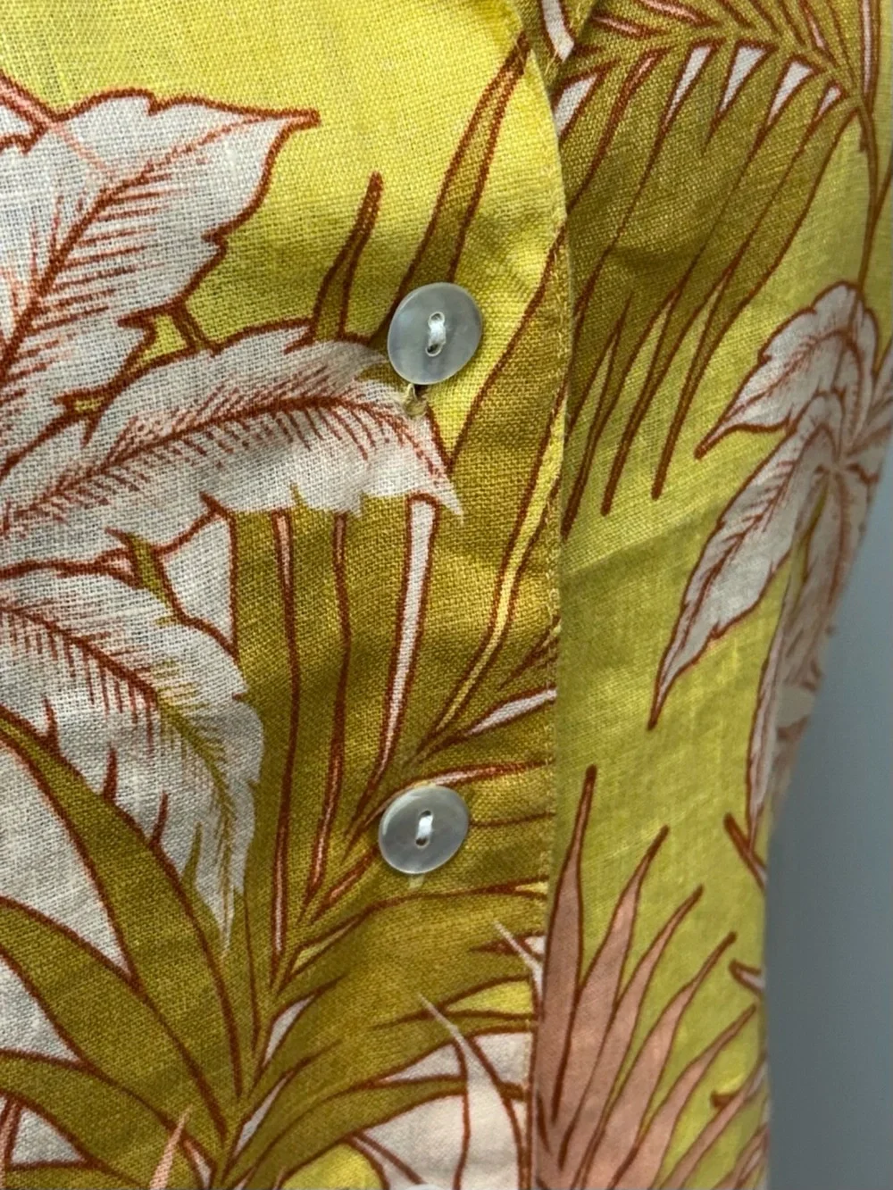 Tahari 100% Linen Tropical Palm Print Sleeveless Top MOP Buttons Size XL - Picture 5 of 10